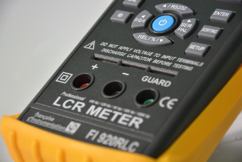 FI920RLC - Pont de mesures RLC portable avec fonction SmartCheck et palpeur frontal pour connexion directe_3