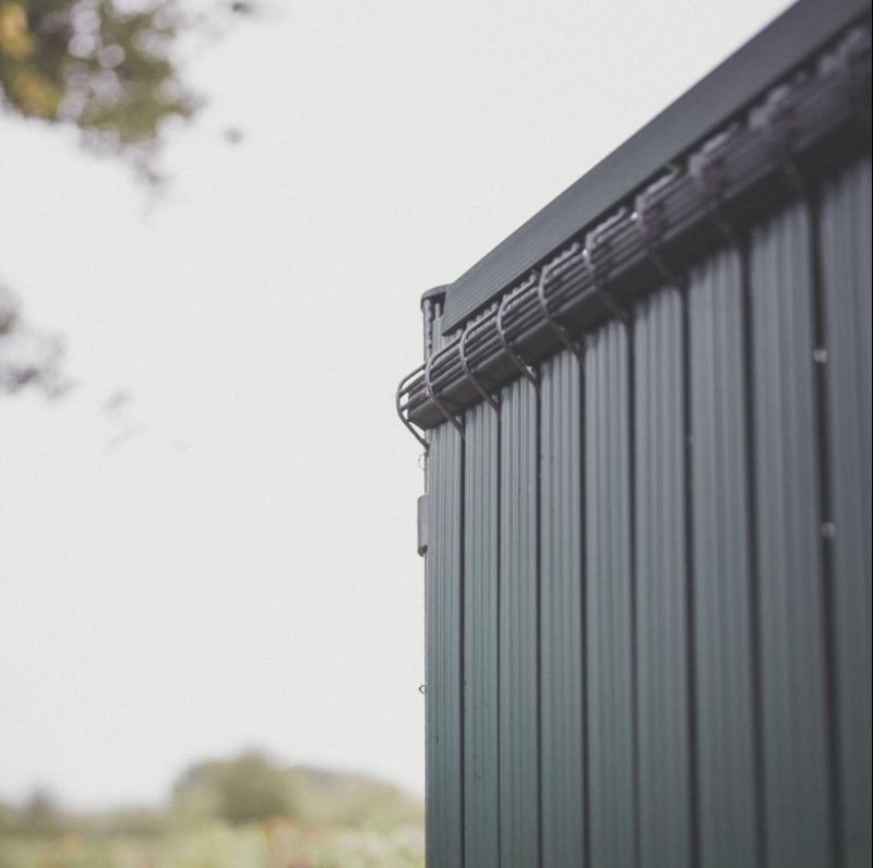 Occultation en PVC anthracite pour panneaux rigides