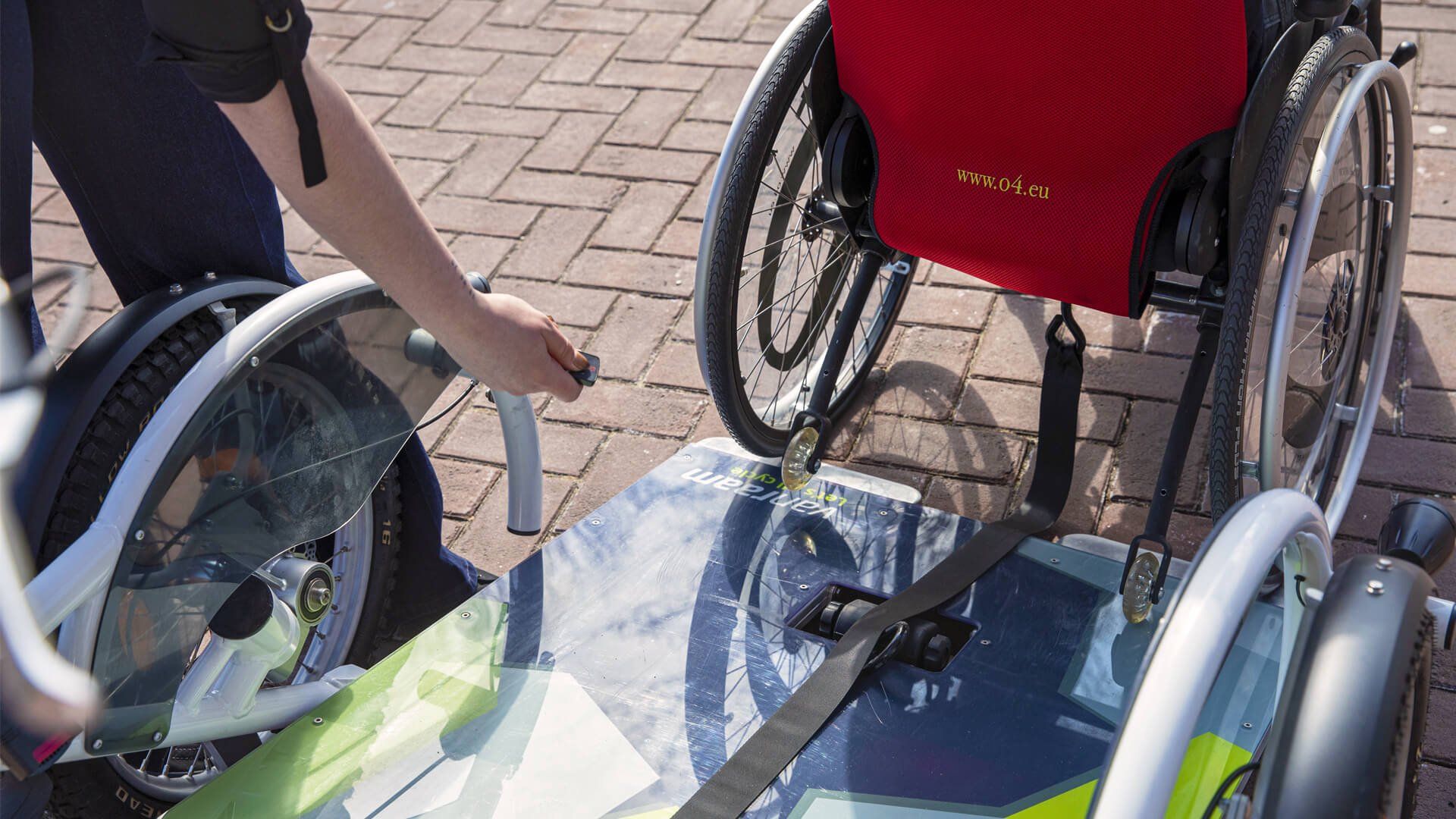 Triporteur Électrique pour Fauteuil Roulant - VeloPlus Van Raam - Stabilité et Assistance Électrique_3