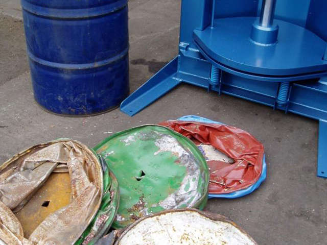 Presse compacteur de fûts McINTYRE - 25 fûts/h - DRUM-100_3