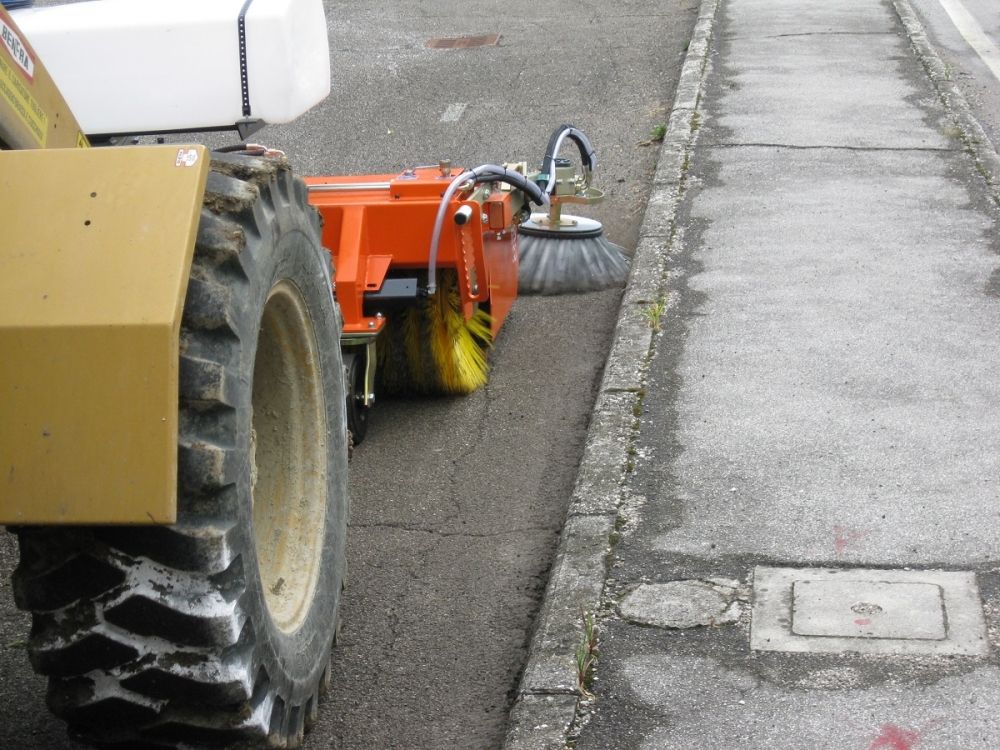 Godet balayeur M3 série DS - bac de ramassage hydraulique - brosse polypropylène Ø 660 mm_3