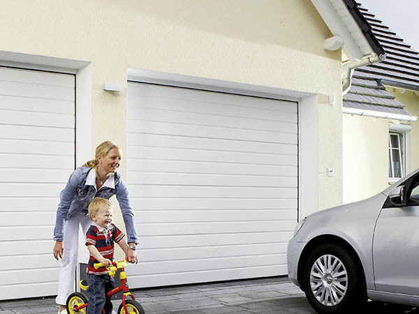 Porte de garage sectionnelle Teckentrup - finition rainurée, 40 mm d'épaisseur - stable et isolée thermiquement_3