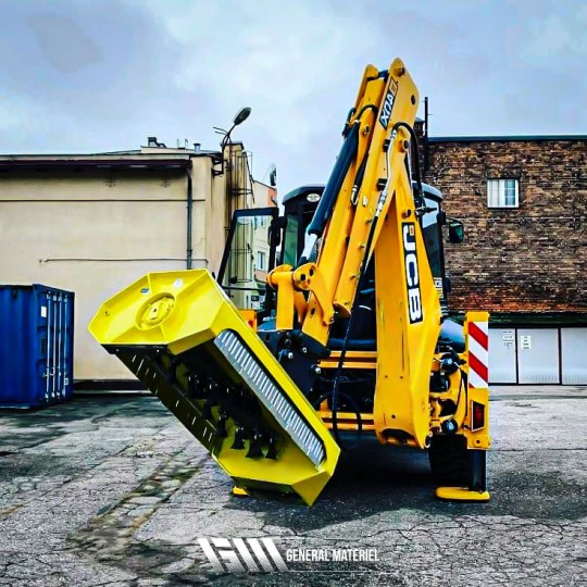 Outil hydraulique pour débroussaillage sur pelles de 6 à 8 tonnes