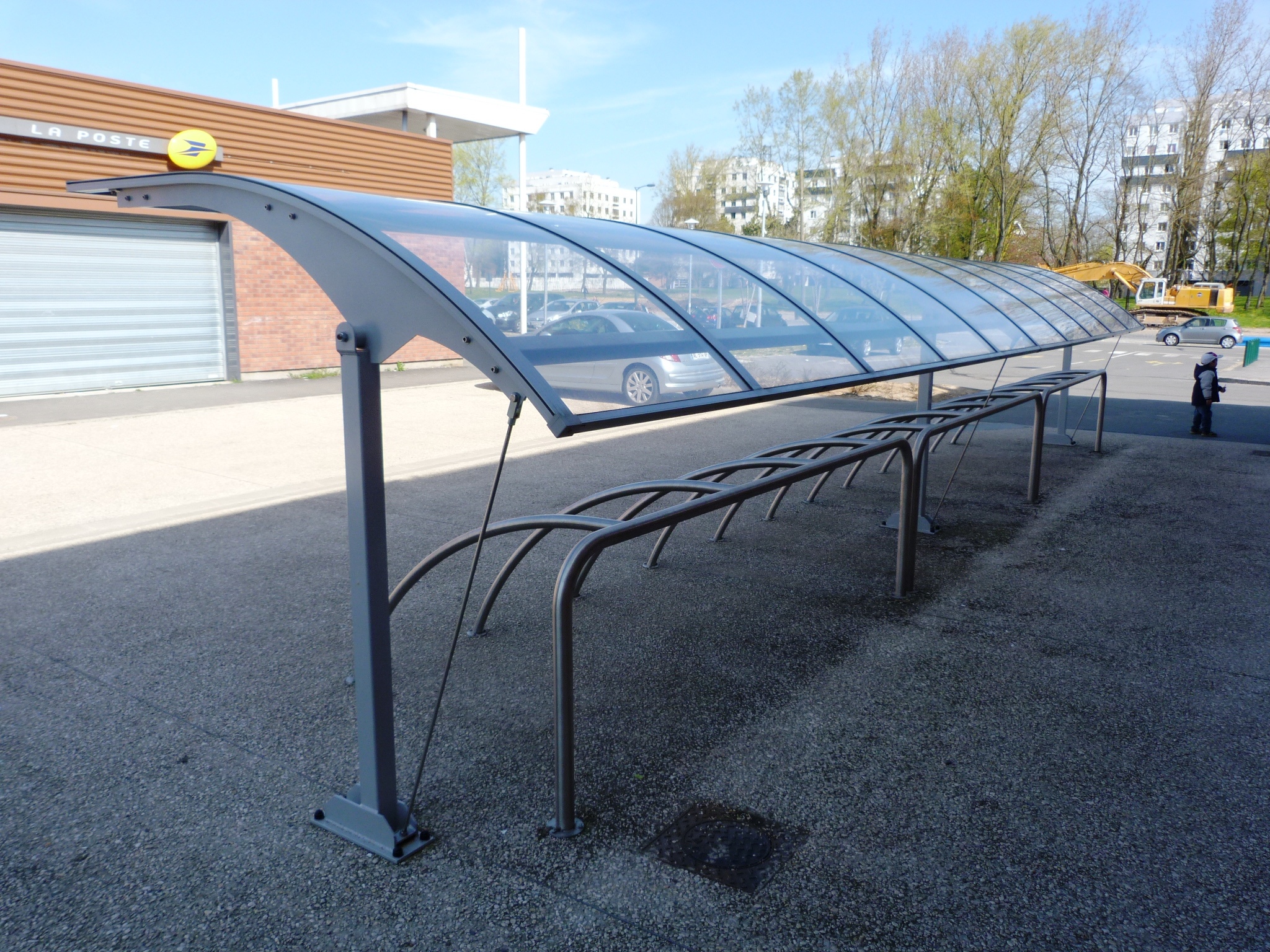 Abri vélo ouvert voile d'oiseau  / structure en acier_3
