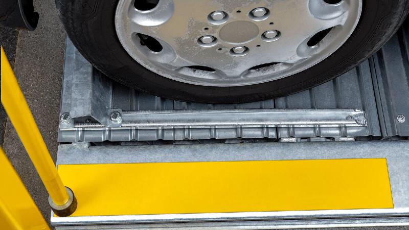 Parking mécanique à plates-formes coulissantes transversales 601 - Conception Plate pour une Accessibilité Optimale_3