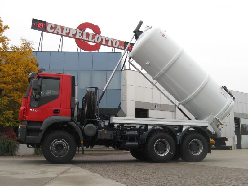 Cap vac camions aspirateurs - cappellotto - aspiration sous vide et transport des eaux usées_3