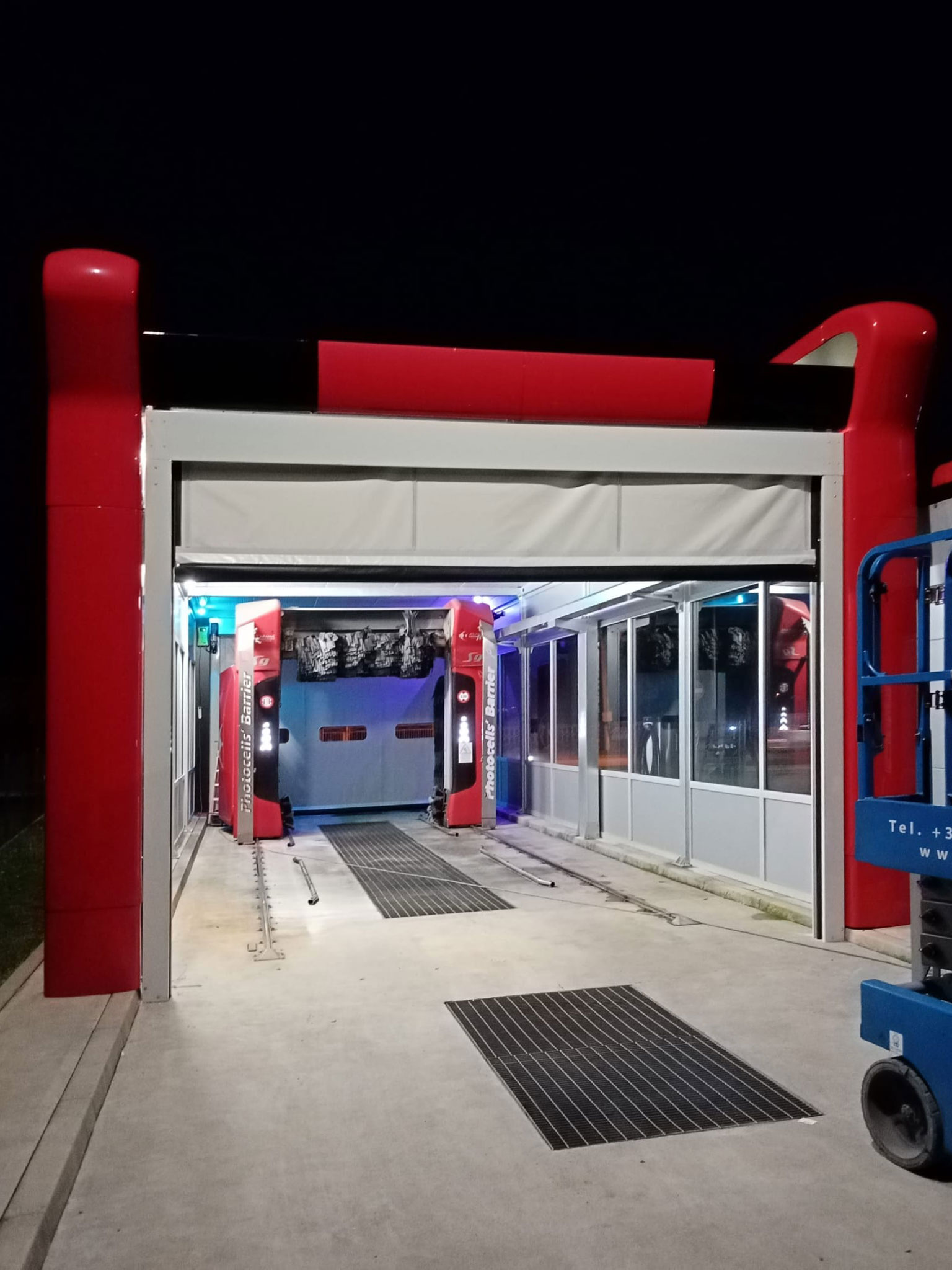 Porte rapide industrielle par excellence conçue pour compartimenter des environnements destinés à des usages divers et variés - ZipGO_3