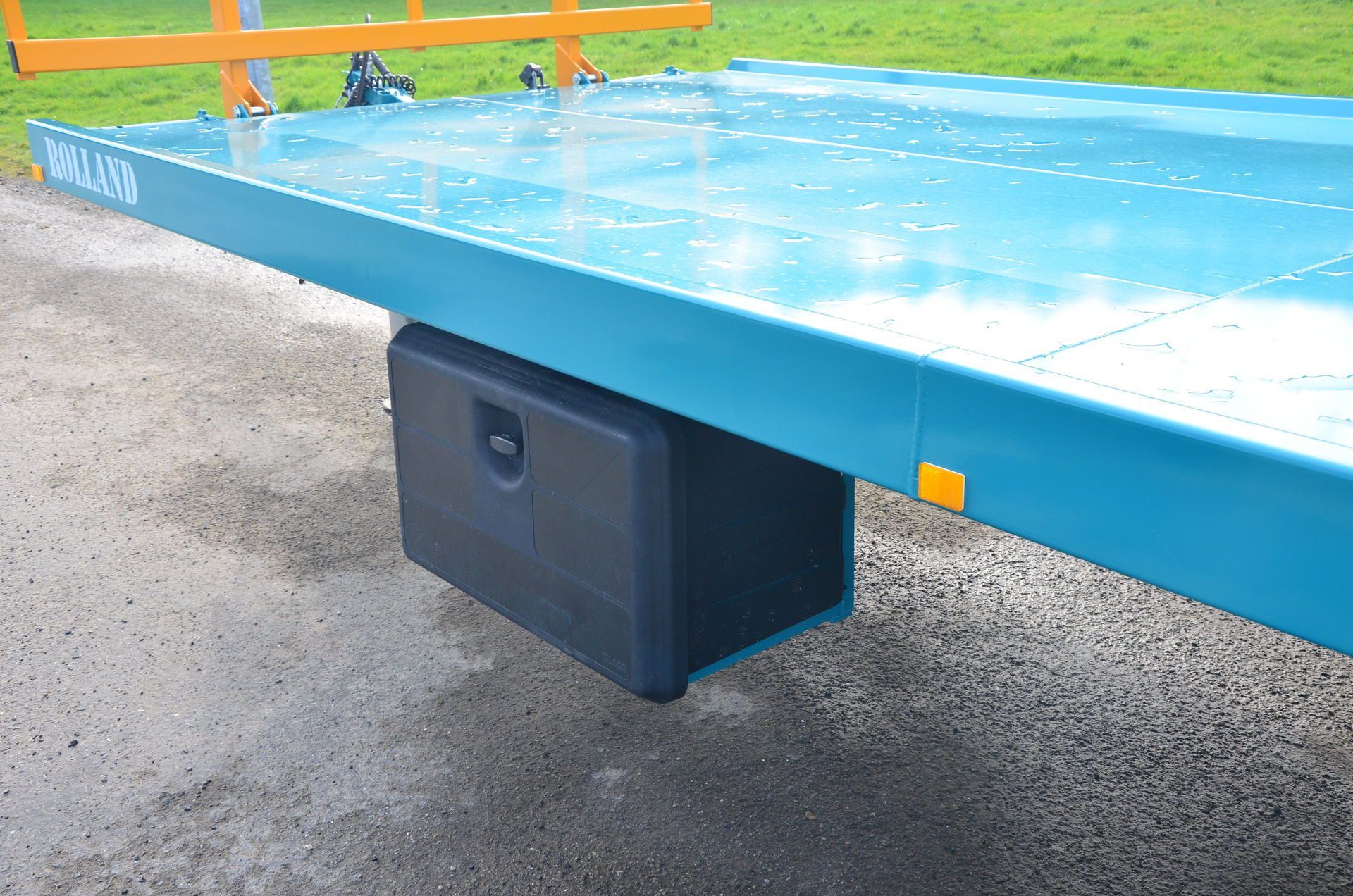 Plateau agricole LSP 9004 équipé de balancier suiveur pour meilleure stabilité