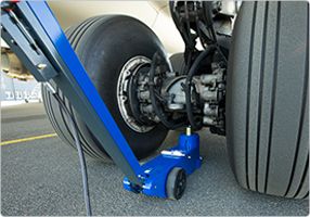 65-1AP - Crics pour industrie aéronautique - AC Hydraulic - Capacité 65 tonnes - Hydropneumatique_3