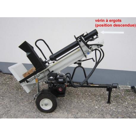 Équipement professionnel de fendage de bûches avec grandes roues tubeless