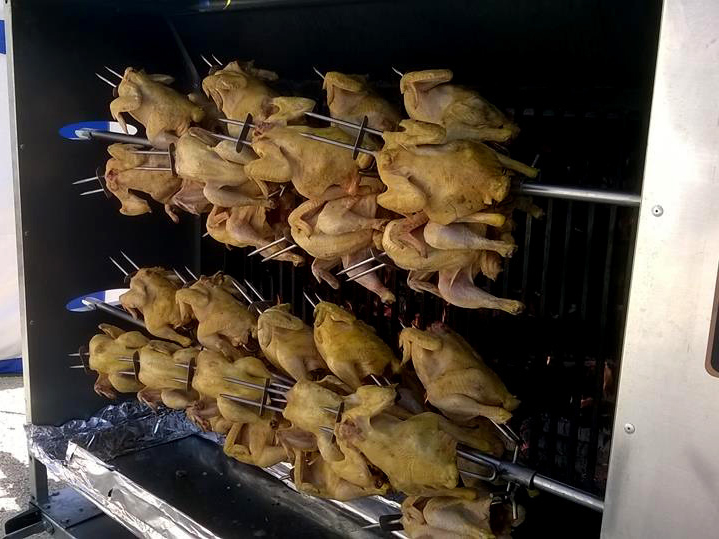 Équipement de rôtisserie professionnelle avec récupération des jus de cuisson