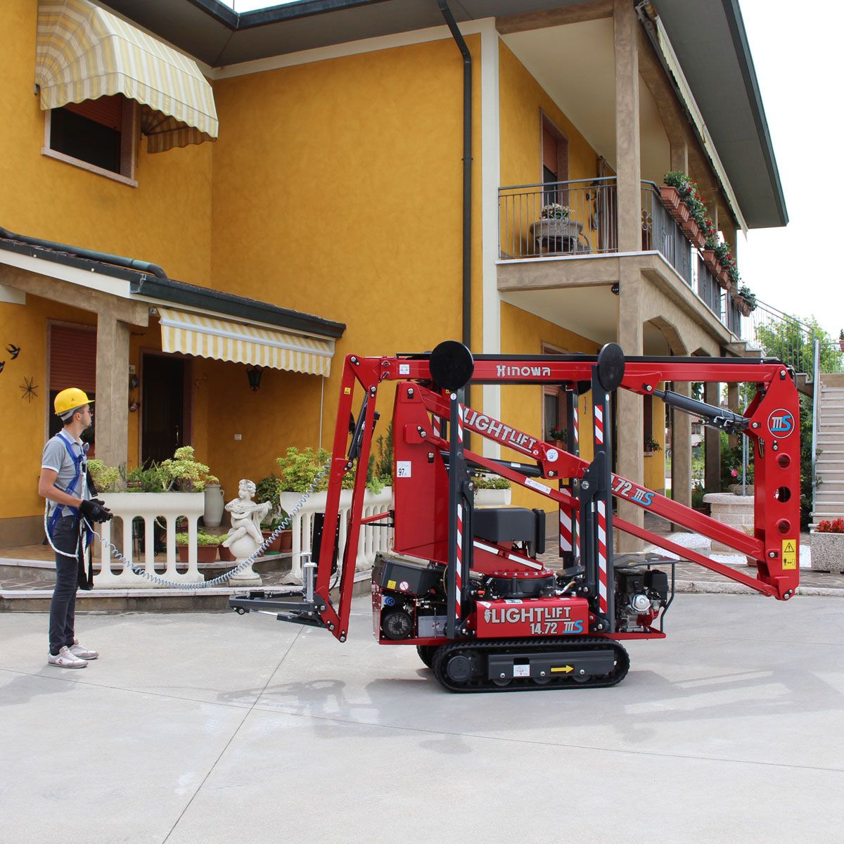 Lightlift 14.72 iiis - nacelle araignée - hinowa s.P.A. - capacité nacelle chenillée 120kg à 200kg_3