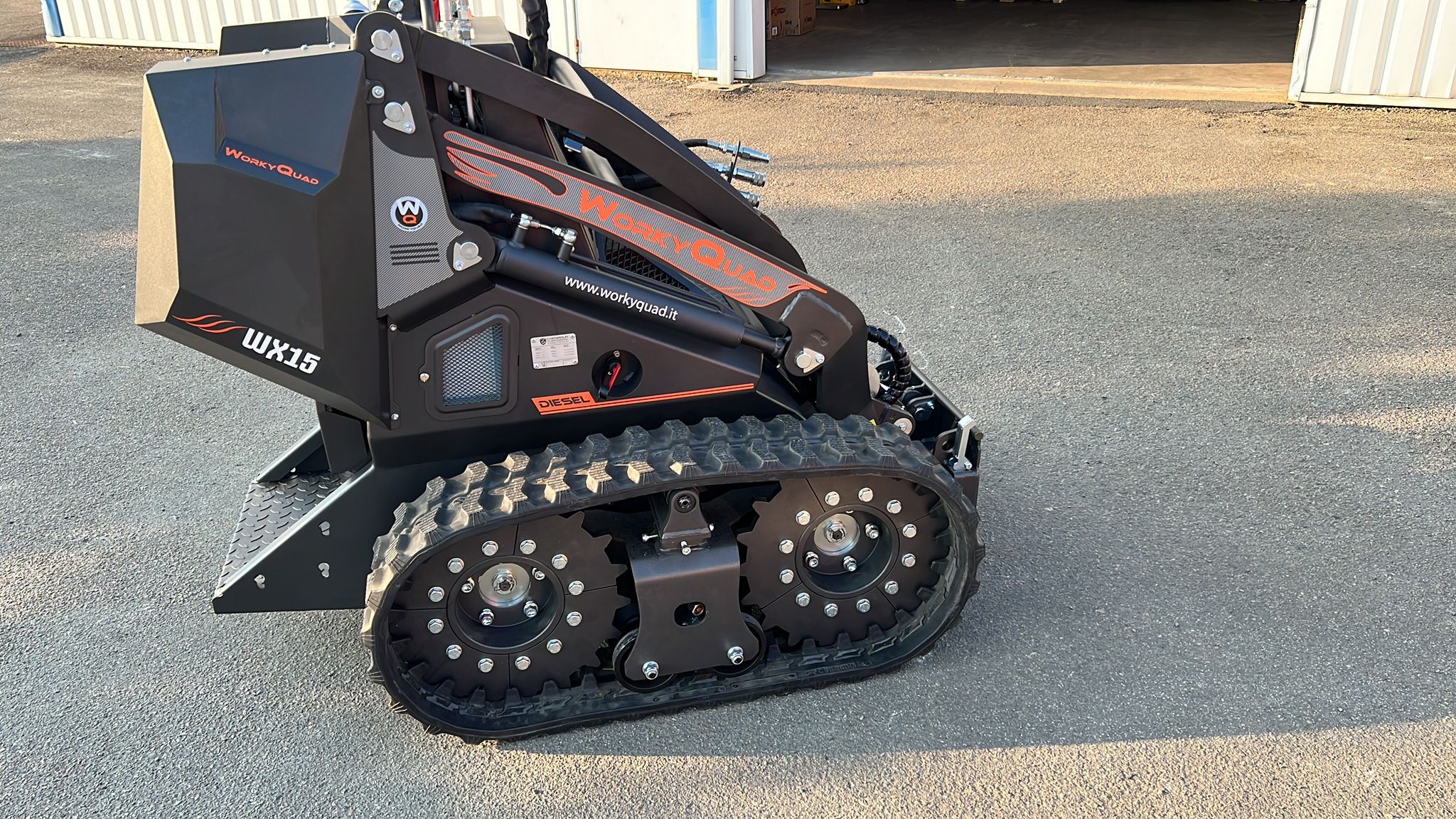 Chargeuse compacte worky trax wx15d_3