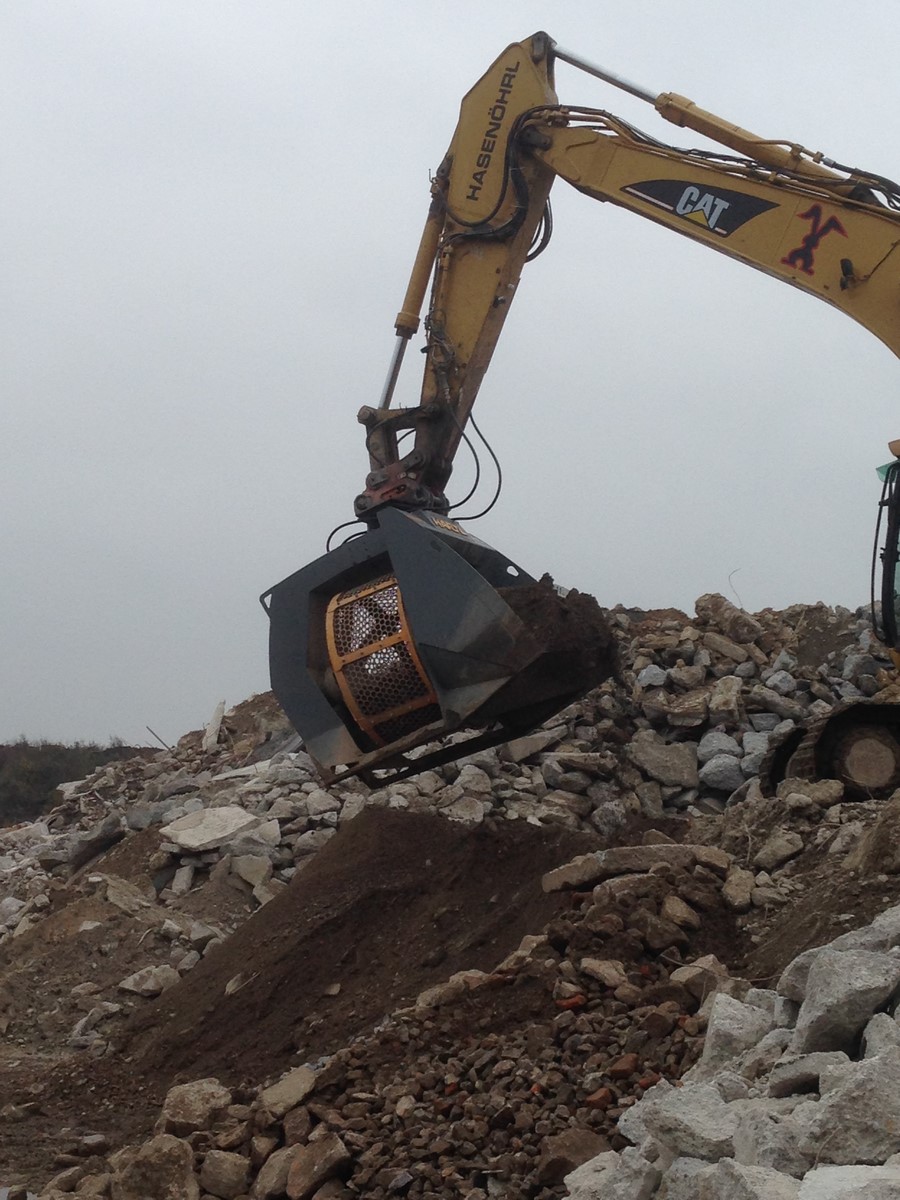 HBS 800 - Godet cribleur avec capacité totale de 0,51 m3