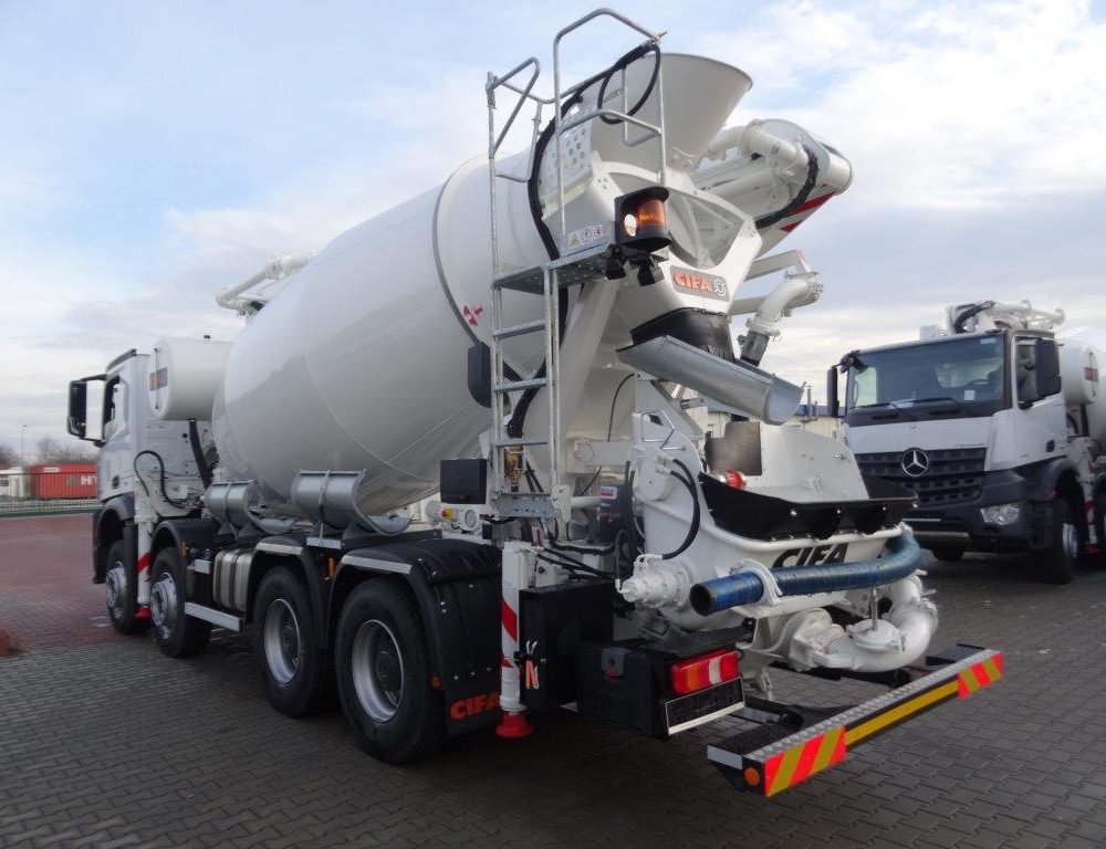 Véhicule professionnel Mercedes-benz arocs euro6 malaxeur pompe