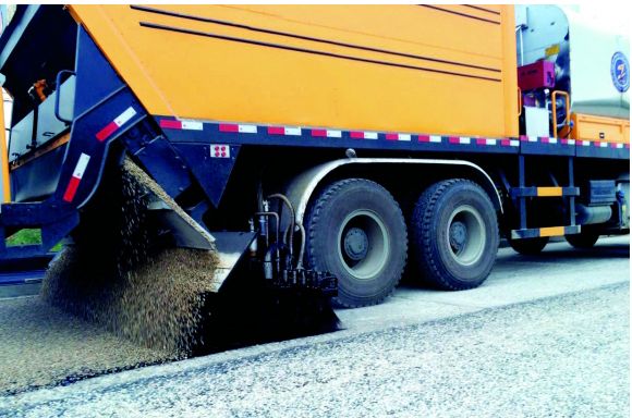 ZQZ5311TFC-P - Gravillonneur synchrone avec trémie à lame compacteur LMT5311TFC-P - IKOM - Masse totale 31 000 kg_3