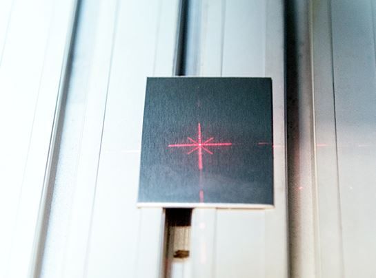 Armoire de marquage au laser Pryor - gravure précise et rapide pour volumes importants_3