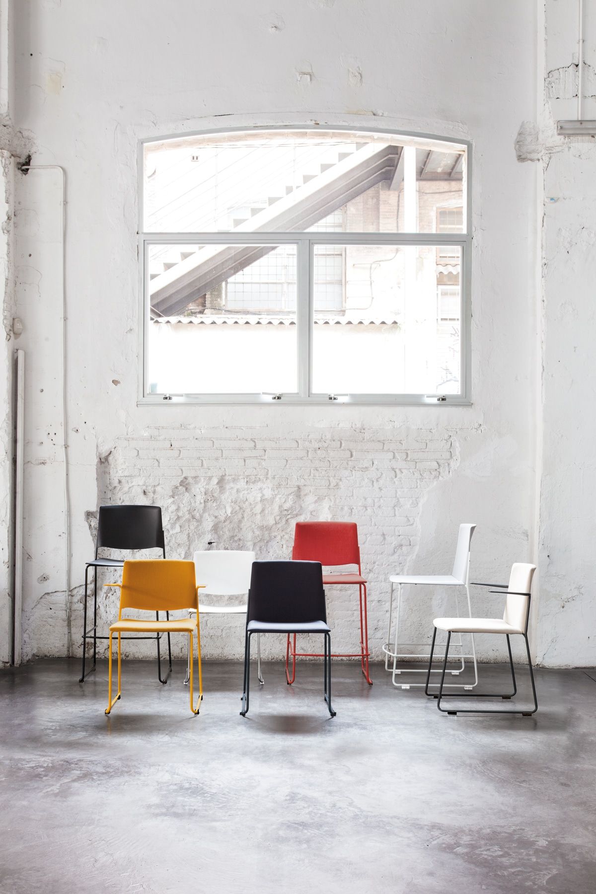 Ema - chaises empilables - enea_3