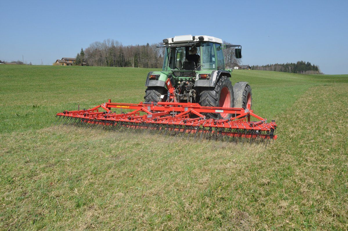Grass Manager - herse agricole Einboeck - jusqu'à 5 m de largeur de travail pour prairies saines et équilibrées_3
