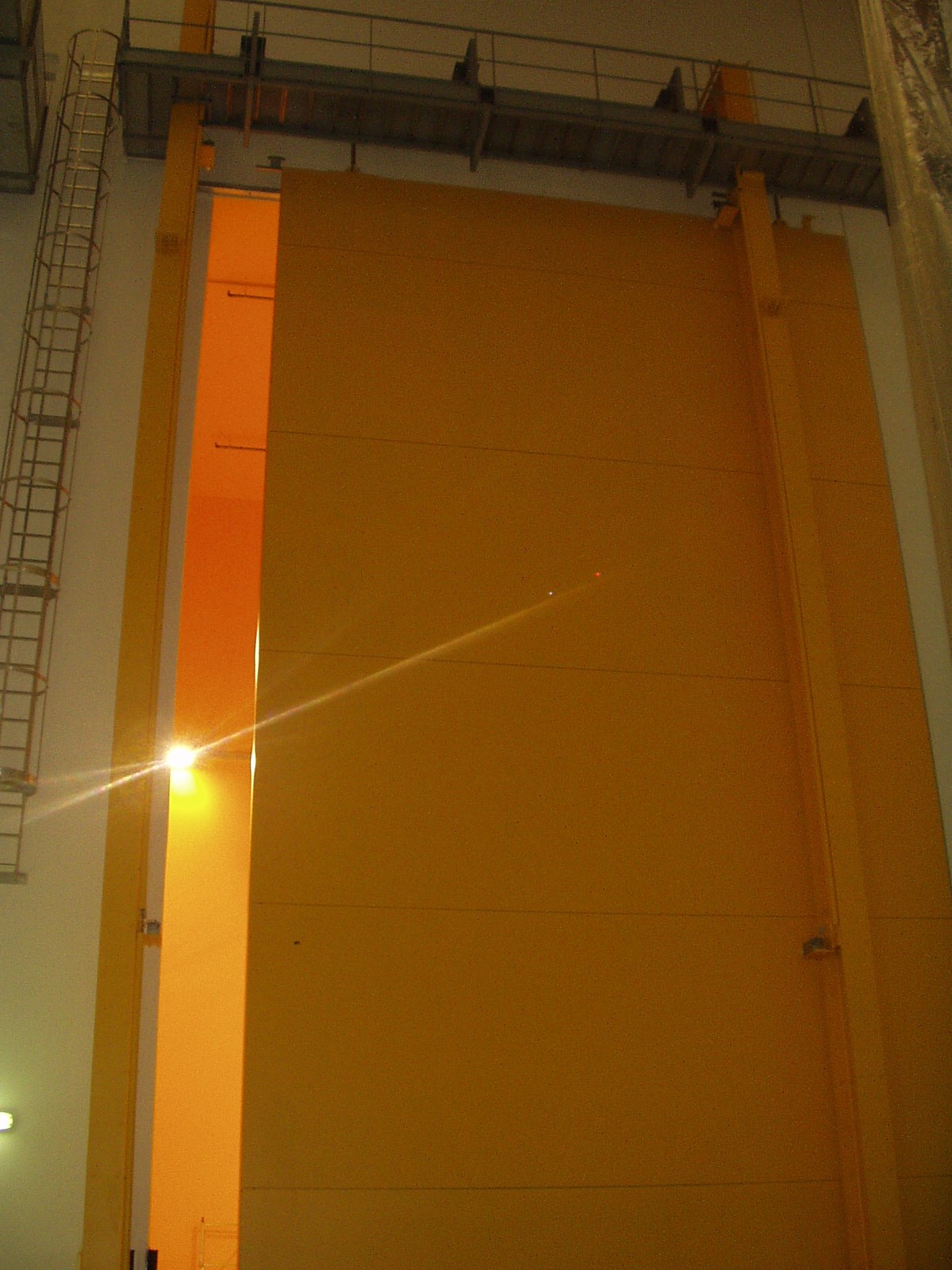 Porte industrielle anti-souffle conçue pour risques majeurs