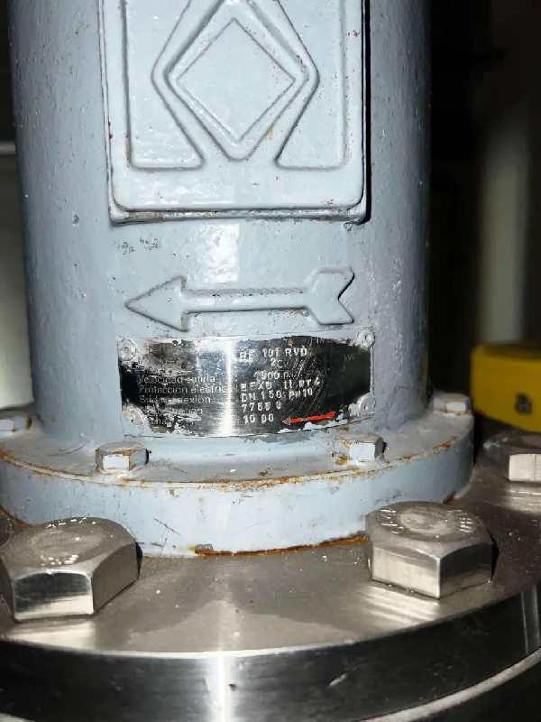 Cuve inox d'occasion 2 462 litres isolée thermiquement avec agitation - référence : c9603_3