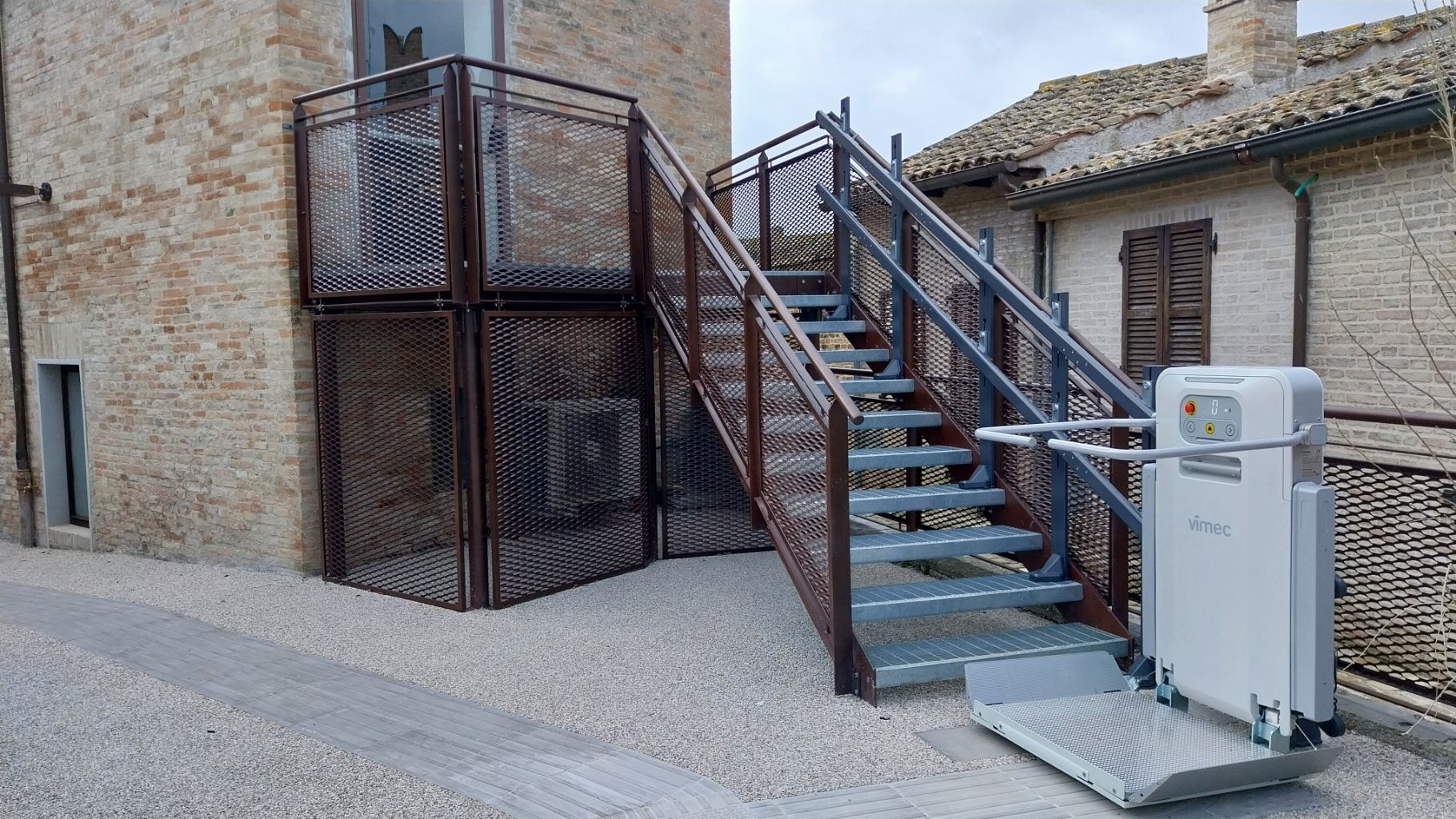Monte-escalier avec plateforme V6 - pour escaliers droits - sécurité totale - personnalisable en couleurs RAL_3