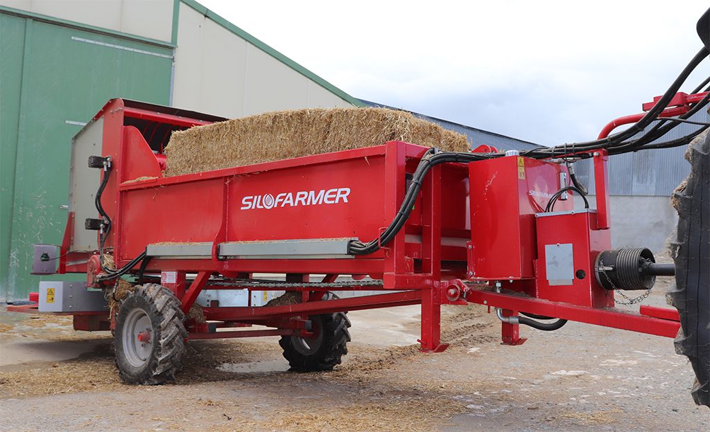 Pailleuse traînée avec projection de paille jusqu'à 11 mètres