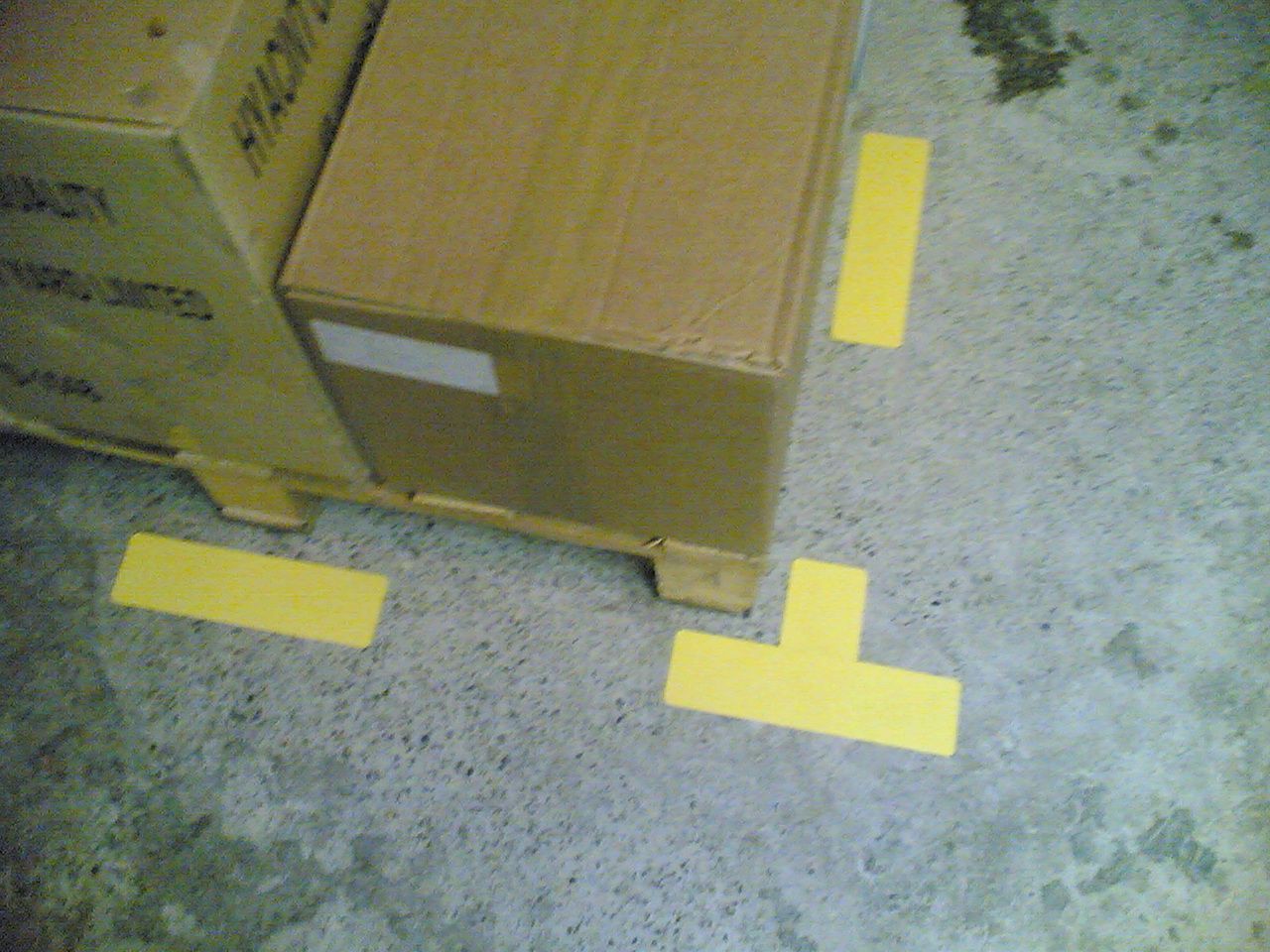 Marquage au sol - bandes pour trafic intense, zones piétonnes et marquages personnalisés_4