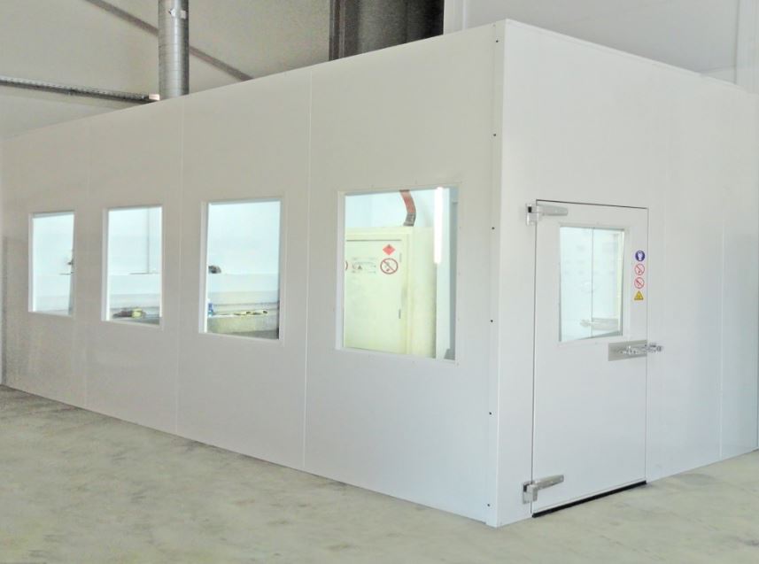 Laboratoire de peinture - équipé d’un système de ventilation et filtration pour une excellente protection des opérateurs_3