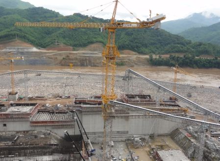 MD 1600 Topbelt 24 - Grue à tour Manitowoc - Hauteur sous crochet 91,6 m (300,5 ft) - Convoyeur béton intégré_3