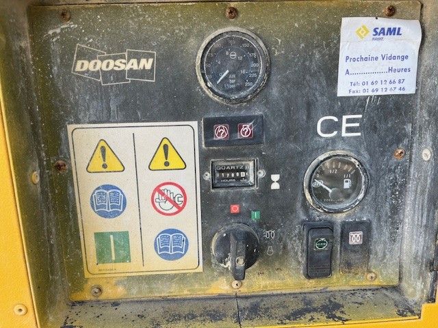 Compresseur de chantier Doosan - parfait état - secteur Lyon_3