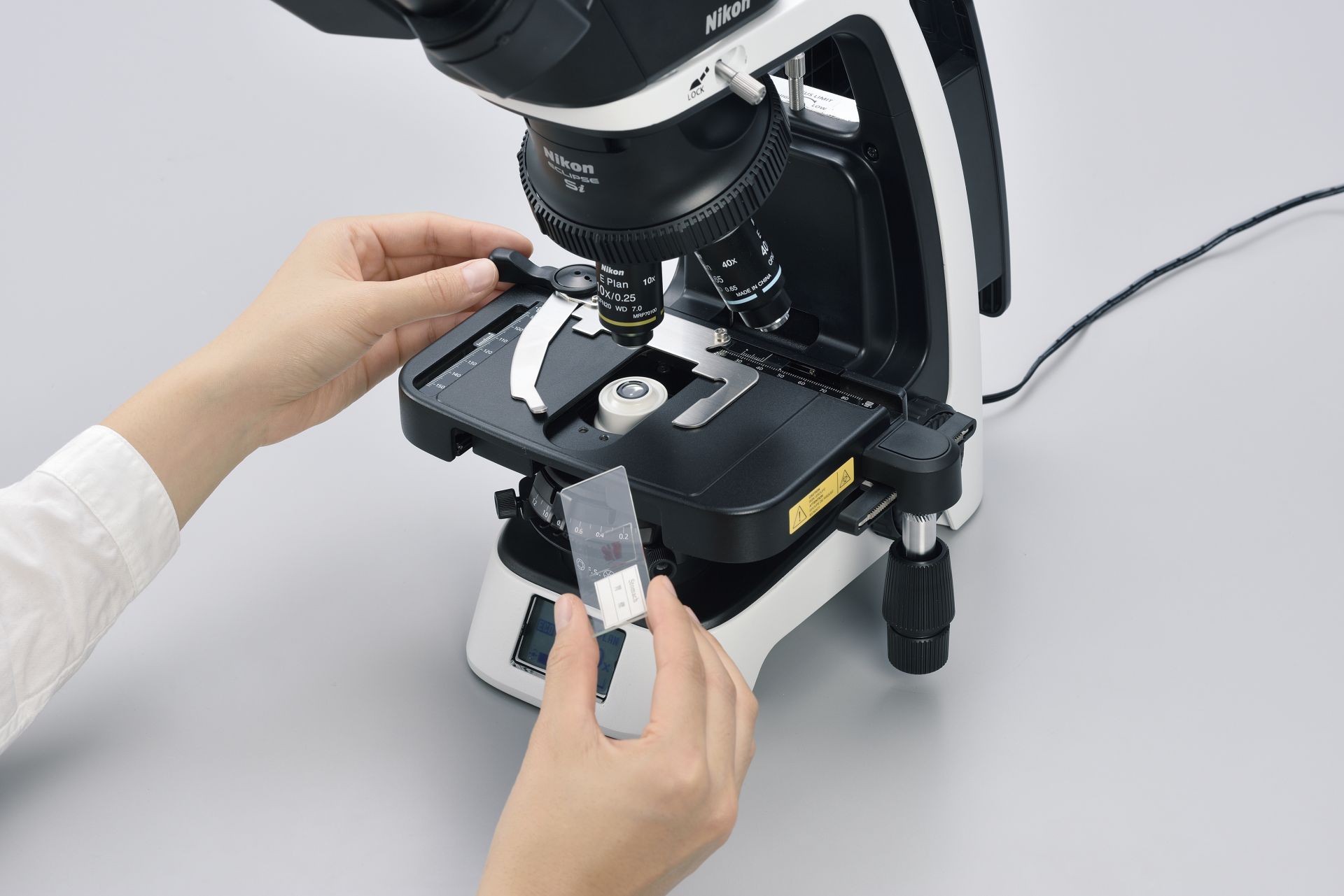 Eclipse Si - Microscope droit ergonomique avec fonctionnalités avancées pour un confort optimal_3