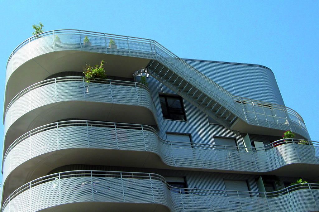 Feria - garde-corps - horizal - en aluminium - avec remplissage à effet filant_3