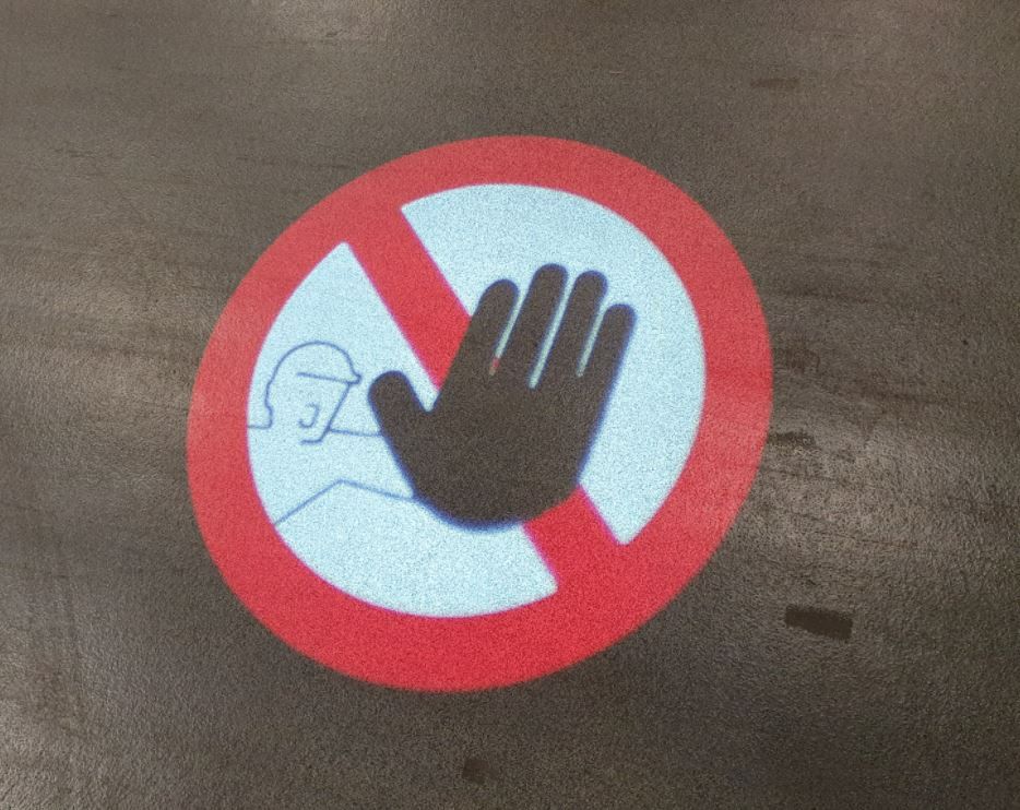 Pictogramme signalétique par projection lumineuse - Projecteur LED avec lentille gravée au laser - Étanche IP65 jusqu’à -25°C_3