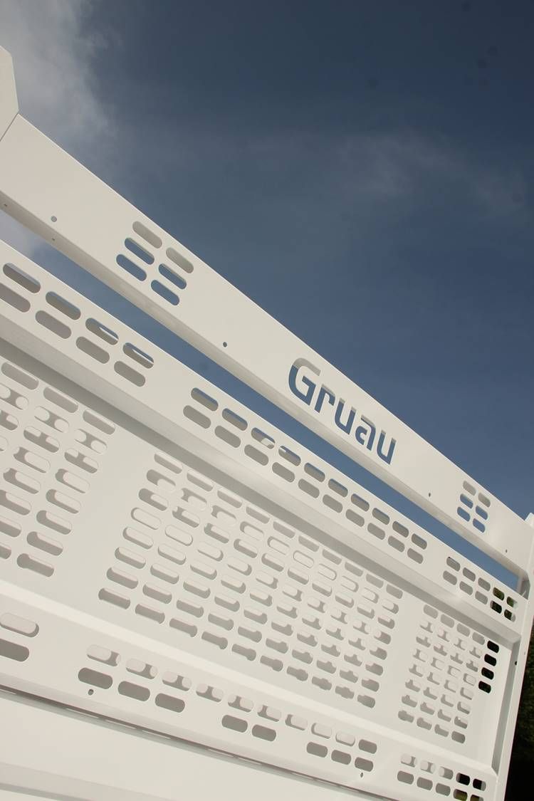 Benne en acier pour environnement, bâtiment, terrassement et voirie