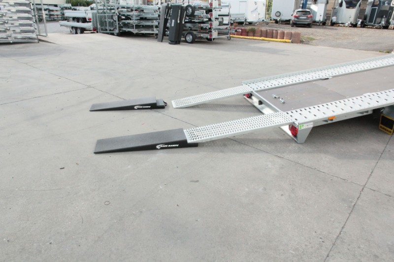 Accessoire de chargement Race Ramps avec surface antidérapante