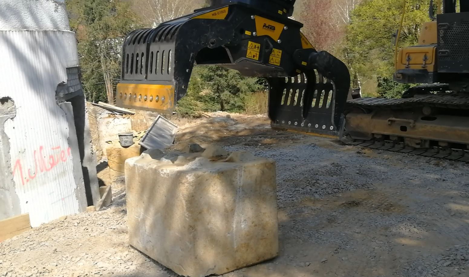 Pince de tri MB-G1000 S4 - pour engins de chantier de 18 à 25 tonnes - haute précision et force de fermeture élevée_3