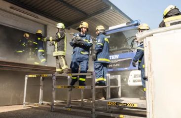 Flexxwork - Plateforme de travail Günzburger Steigtechnik - Plaque antidérapante en bois - Poids 8,72 kg_3