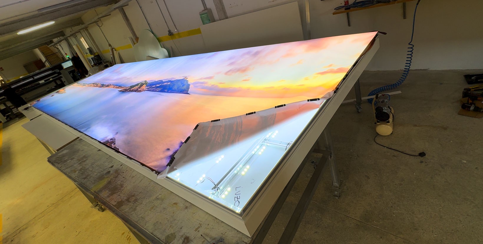 Caisson lumineux LED avec Toile Imprimée - Grandes sections sans joints_3