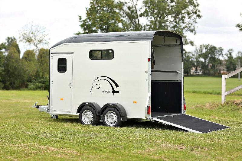 Remorque pour transport d'animaux - 2 places diagonales - cheval liberté maxi 2_3