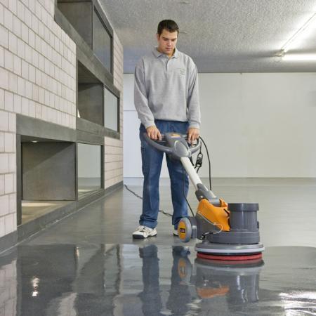 Machine légère et maniable pour le nettoyage professionnel