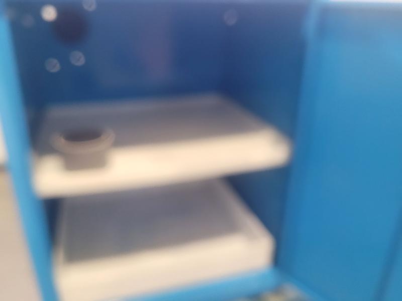 Armoire de sécurité pour produits corrosifs AC30_3