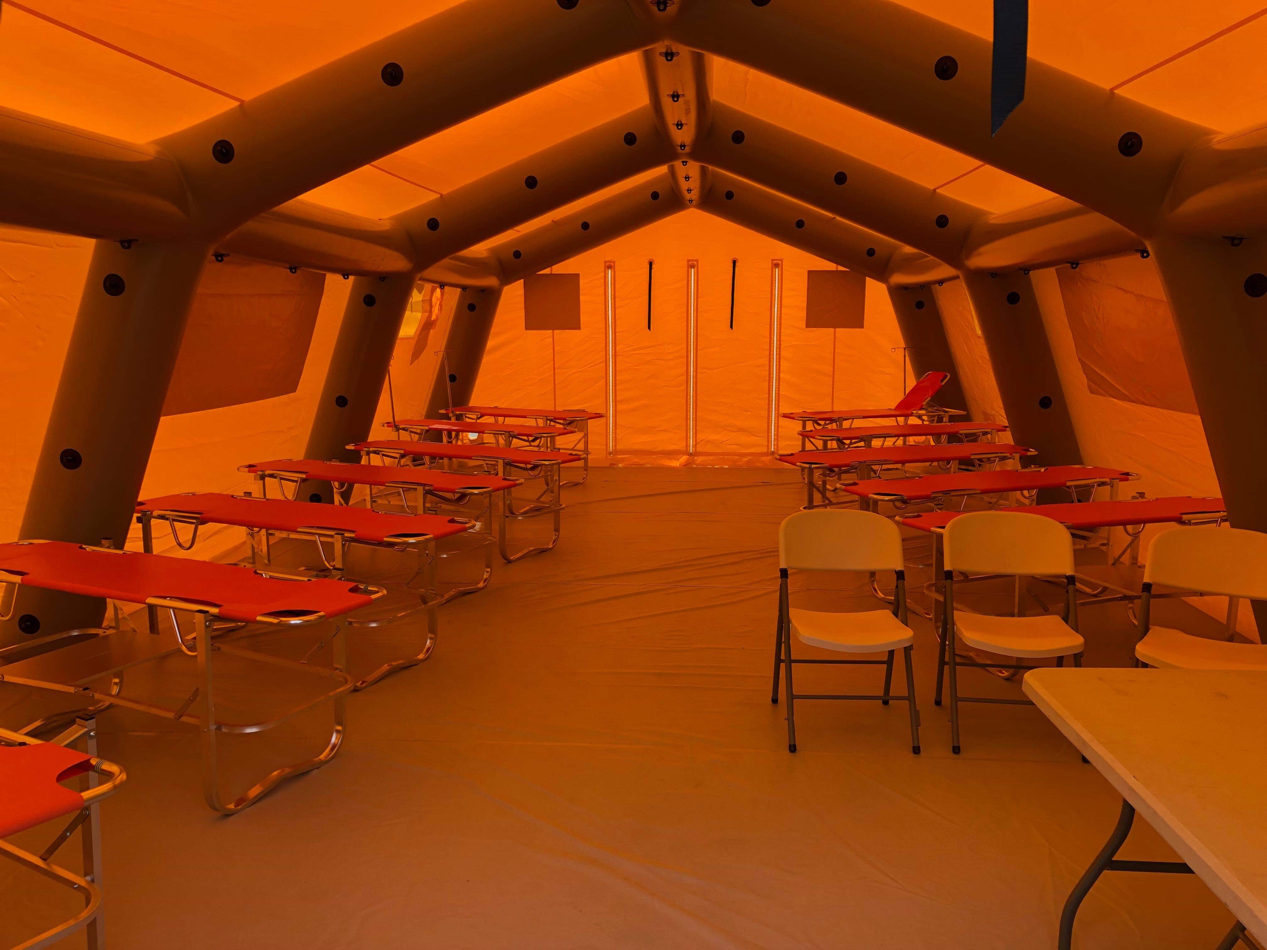 Tente militaire résistante aux conditions climatiques extrêmes