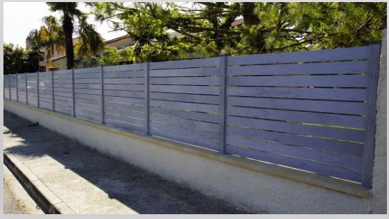 Clôture en PVC ajourée adaptée aux lotissements et aux maisons avec réglementations urbanistiques - ACHILLE - Gamme classique_3