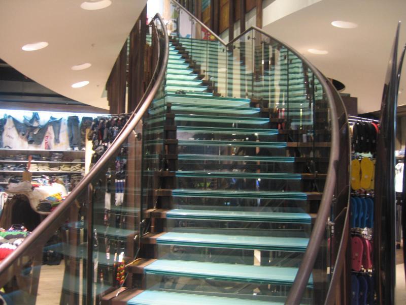 Escalier avec marches en verre - Service global de la conception à la pose_3