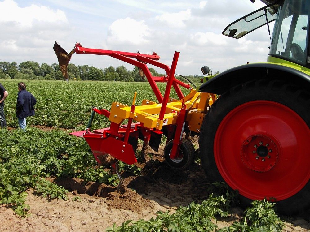 Équipement agricole ZIBO pour un arrachage facilité des fanes