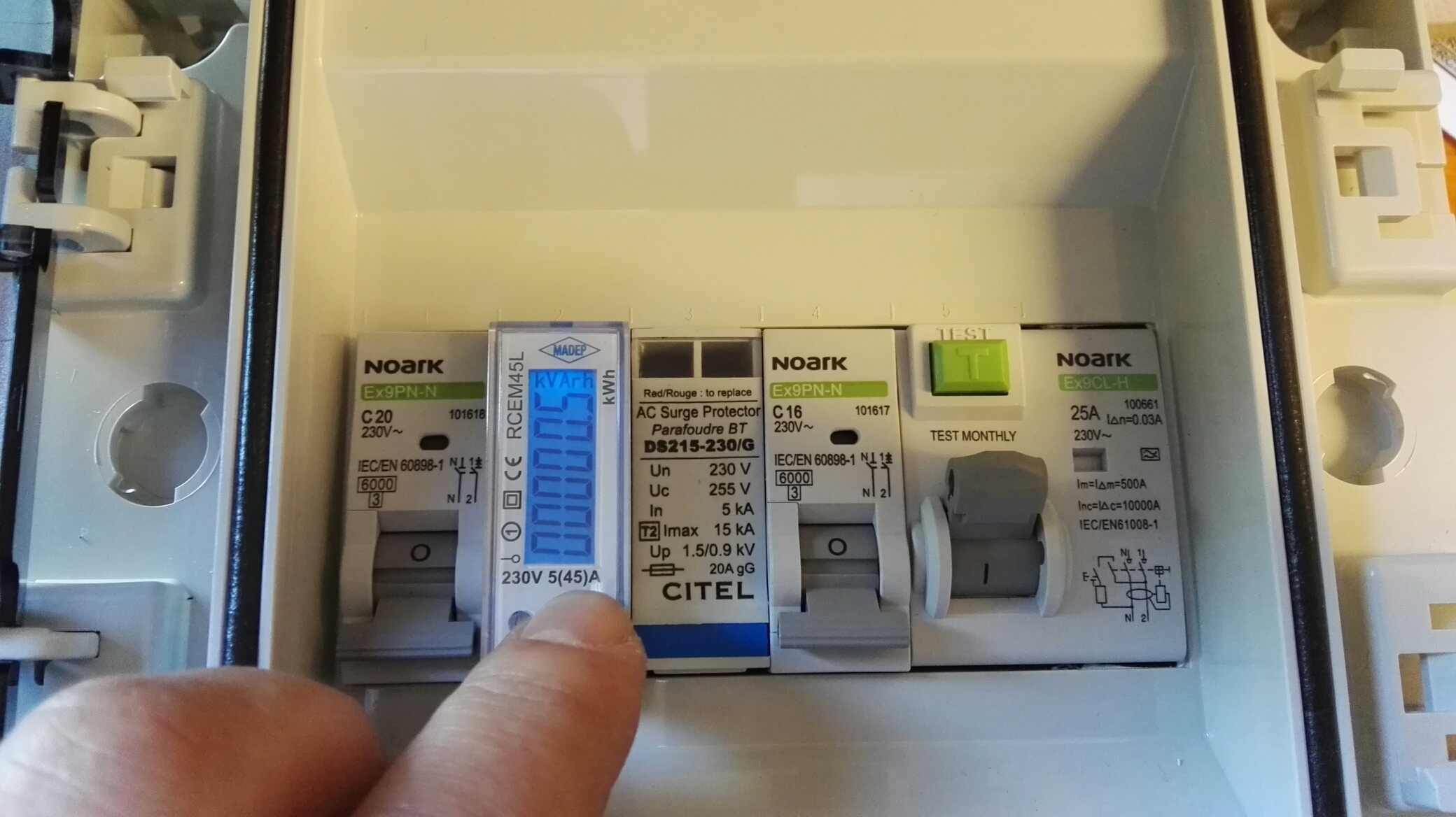 Coffret de protection AC 3KW avec compteur_3