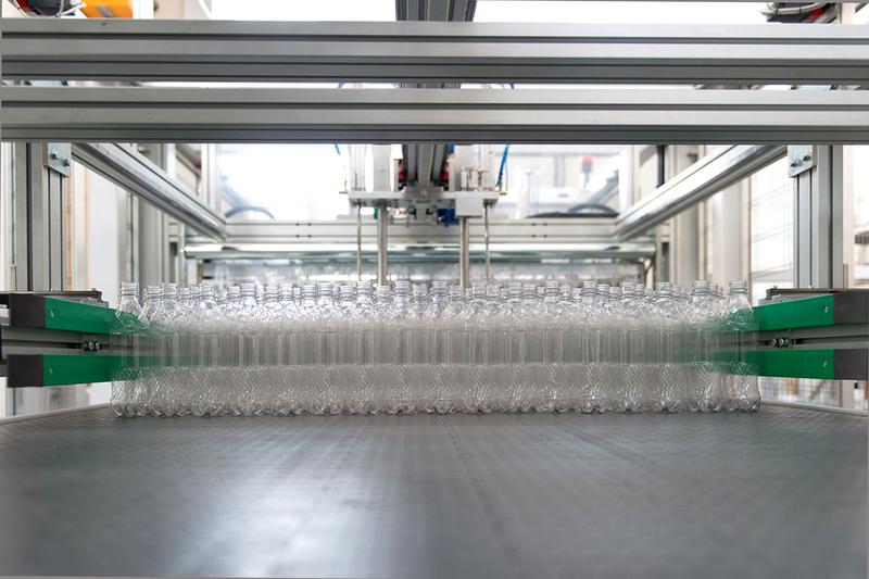 Ensacheuse auto haute vitesse - conditionnement flacons thermoplastique en ldpe préformé_3