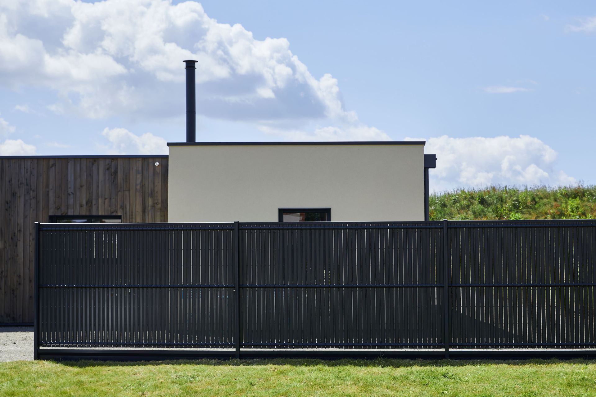 Lattes PVC teintées dans la masse pour occultation