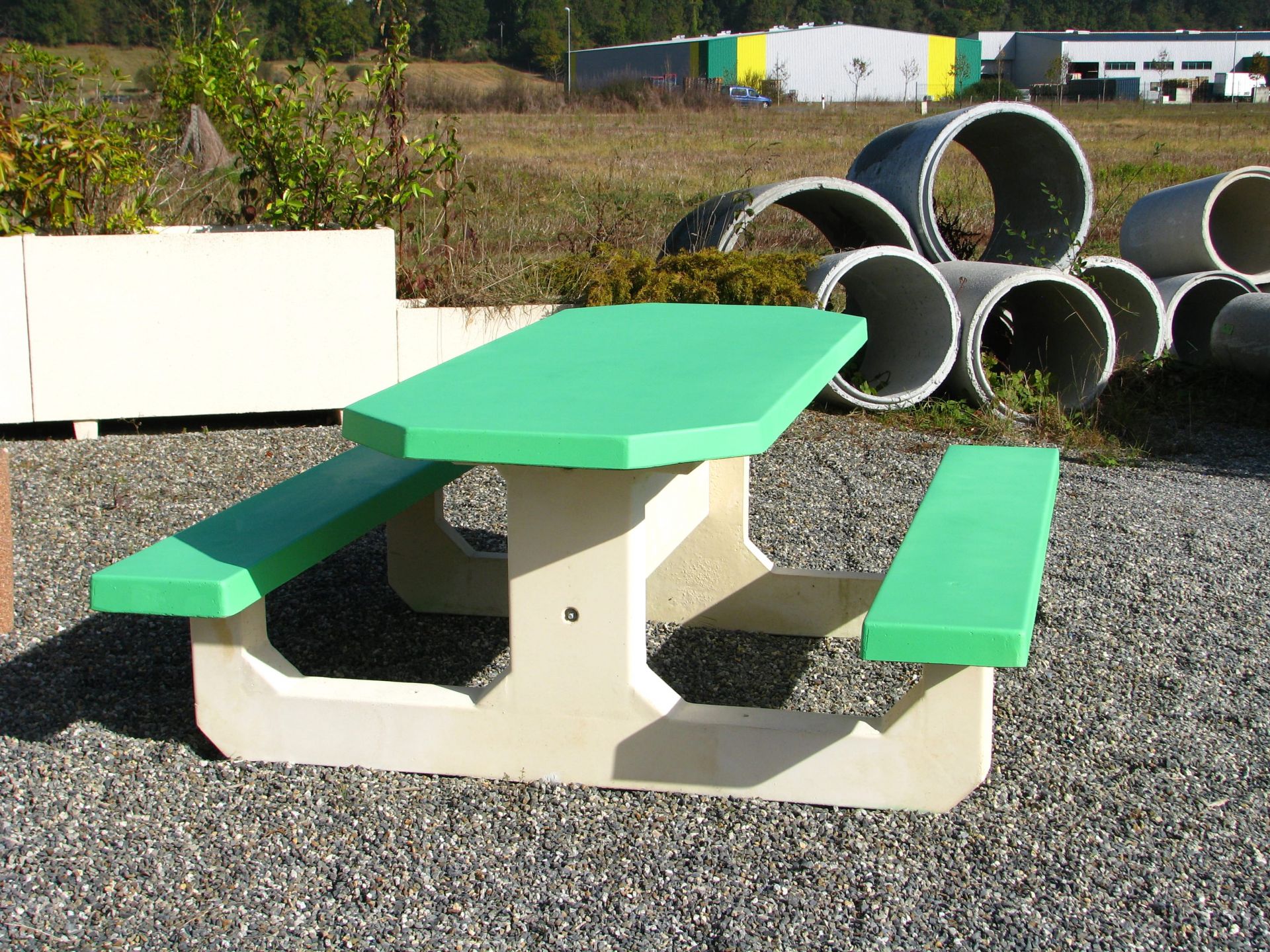 Table pique-nique en béton octogonale - adaptée PMR - revêtement hydrofuge - 200x80x6 cm_3